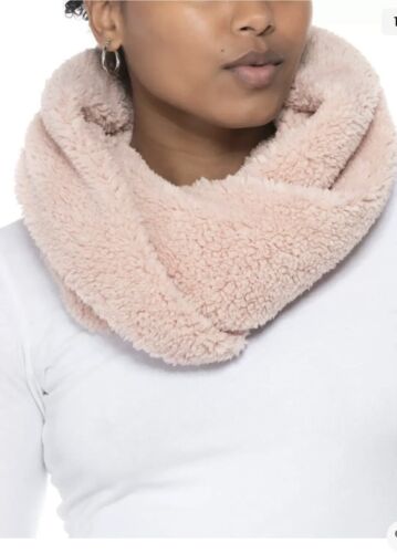 Photo 1 of JENNI Women's Twisted Sherpa Cowl Blush Pink