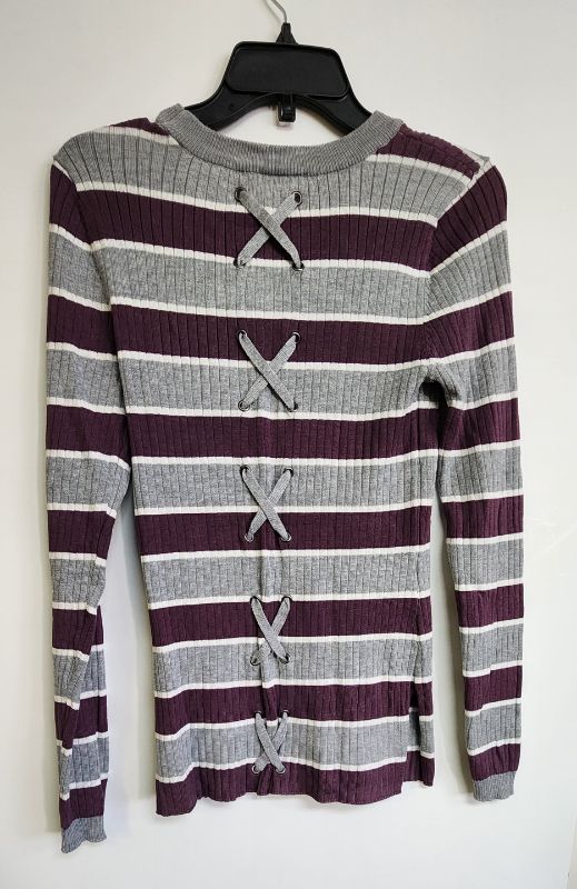 Photo 2 of SIZE L JUNIORS HIPPIE ROSE PURPLE COMBO PULLOVER