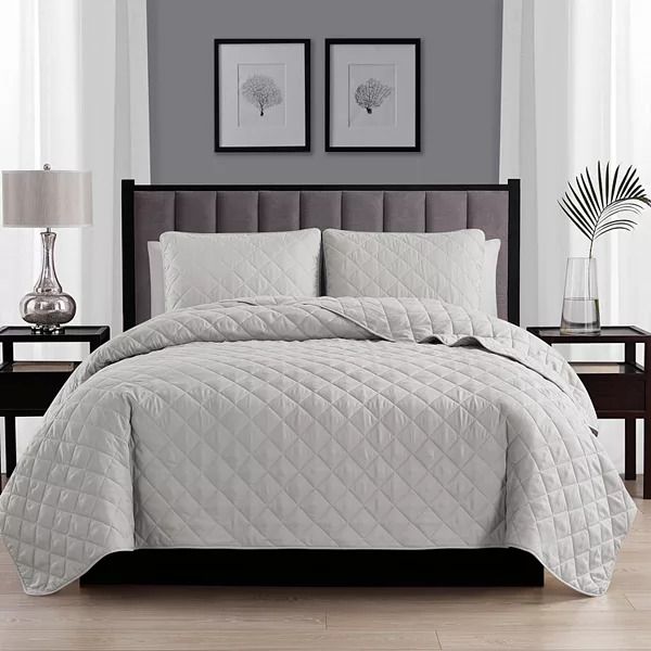 Photo 1 of FULL/QUEEN SWIFT HOME MICCROFIBER QUILTED BEDSPREAD/ Light Grey
The set includes Bedspread and 2 shams