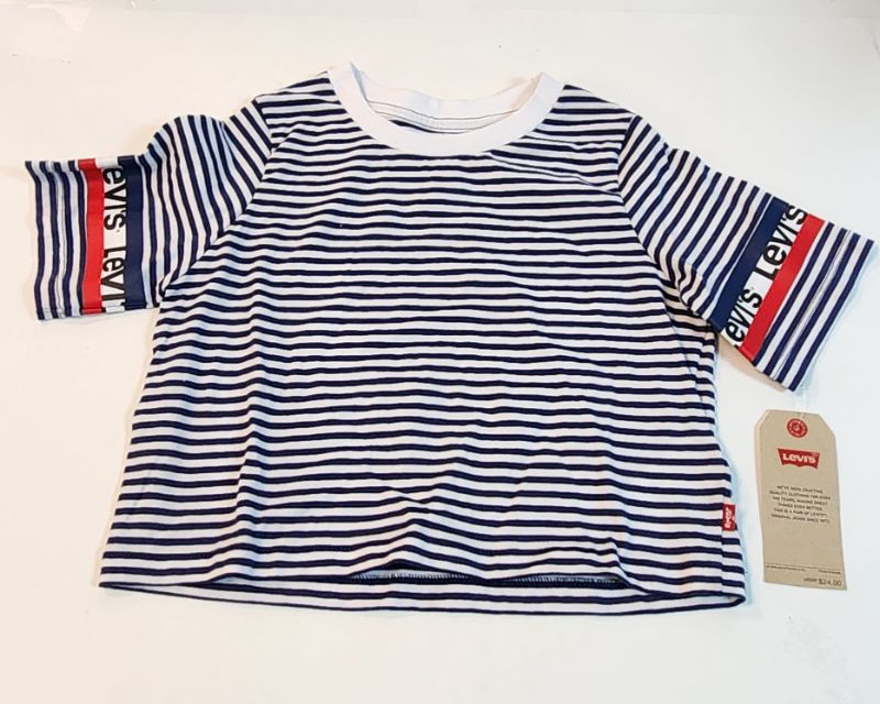 Photo 1 of SIZE 6 LEVI'S GIRL CROPPED T-SHIRT 