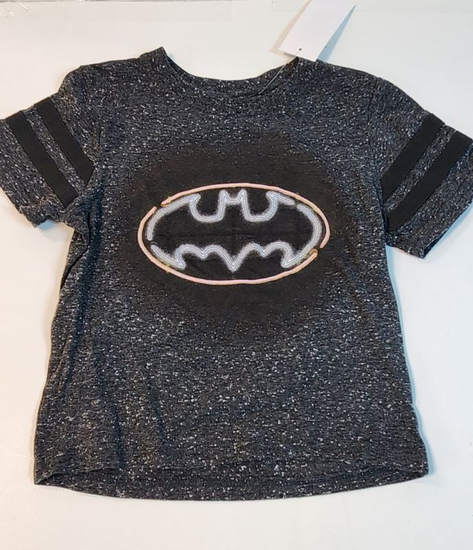 Photo 1 of SIZE 3 KIDS BATMAN SHORT SLEEVE T-SHIRT