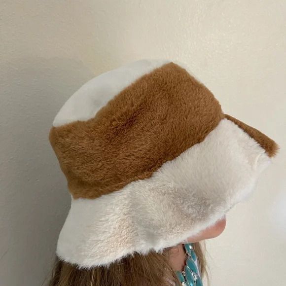 Photo 1 of Steve Madden - Outback Style - Reversible Faux Fur Trim Bucket Hat - Tan / Ivory