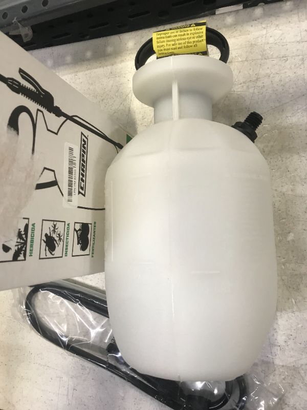 Photo 2 of CHAPIN 20000 Garden Sprayer 1 Gallon Lawn
