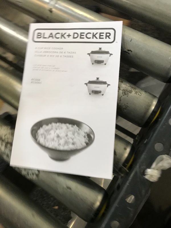 Photo 2 of BLACK+DECKER Rice Cooker, 6-cup, White
