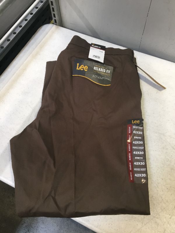 Photo 3 of LEE Men's Total Freedom Stretch Relaxed Fit Flat Front Pant
SIZE 42X30
