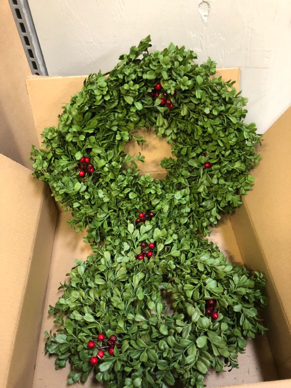 Photo 1 of 20" WOOD BOX/BERRY WREATH +1 4"/6.5 CANDLE RING 