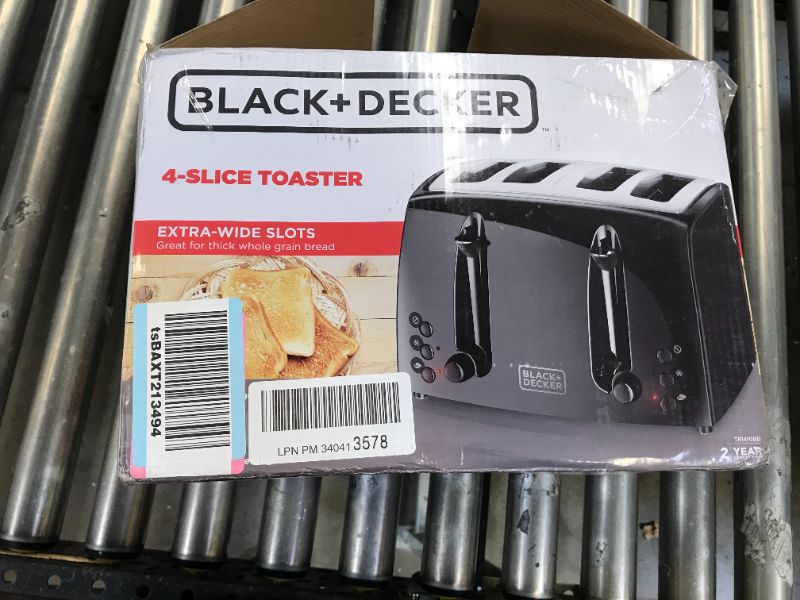 Photo 3 of Black and Decker 4 Slice Toaster 