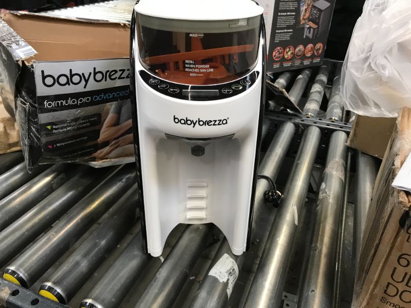 Photo 5 of Baby Brezza New and Improved Formula Pro Advanced Dispenser Machine