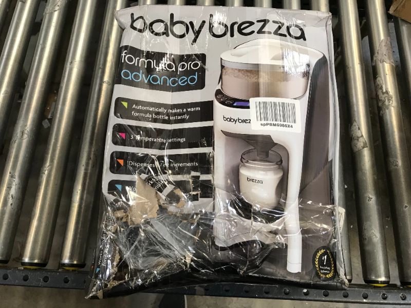 Photo 4 of Baby Brezza New and Improved Formula Pro Advanced Dispenser Machine