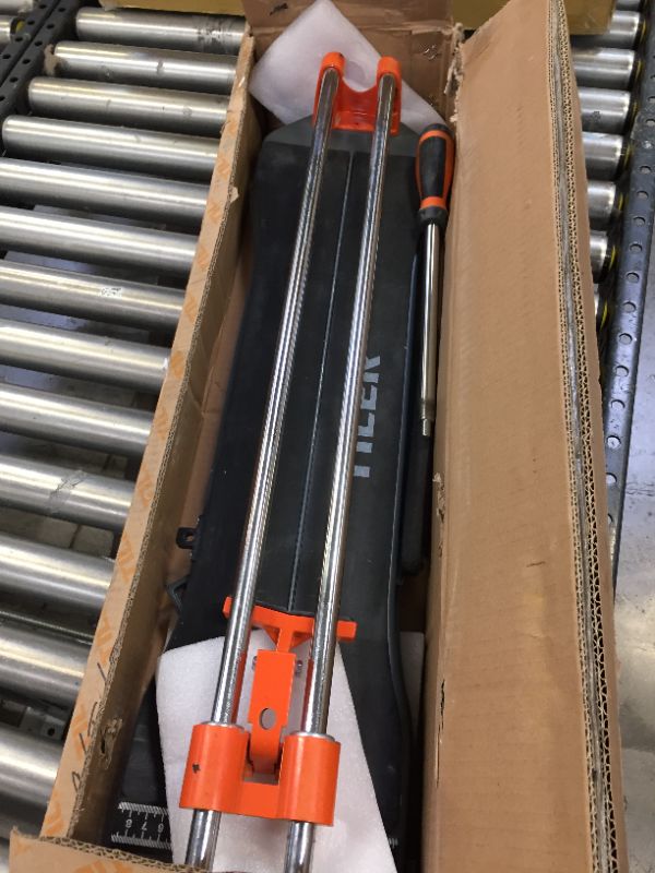 Photo 1 of Tile cutter