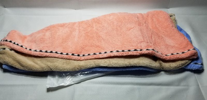 Photo 2 of 3 pack microfiber hair towel