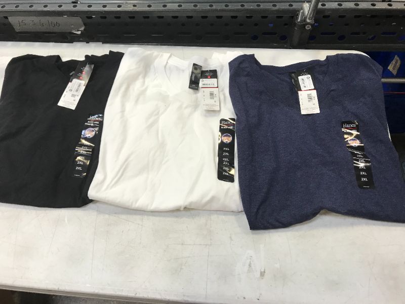 Photo 1 of 3pack-Hanes men's t-shirts size 2XL