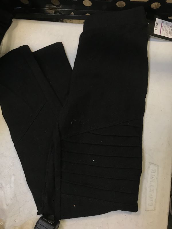 Photo 3 of Adult Mid-Rise Woven Taper Jogger Pants - Original Use Black XL and Goodfellow V-neck T-shirt size XL 