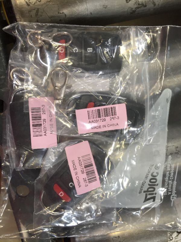 Photo 3 of 4 Generic Key Fob Cloning Keys and Generic Smart Watch