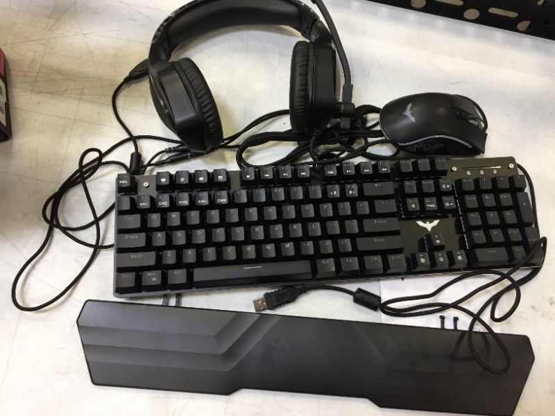 Photo 3 of gaming combo  Keyboard USB Wired Programmable Mouse 50mm Speaker Driver Stereo Headphone Sturdy Headset Stand Rubber Base Mousepad Combo P51