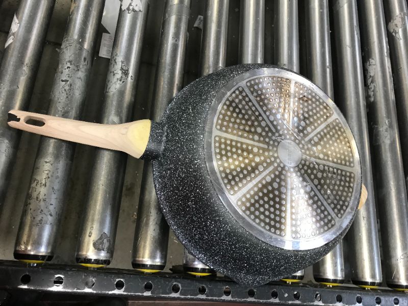 Photo 1 of Carote Non-Stick Deep Frying Pan14in