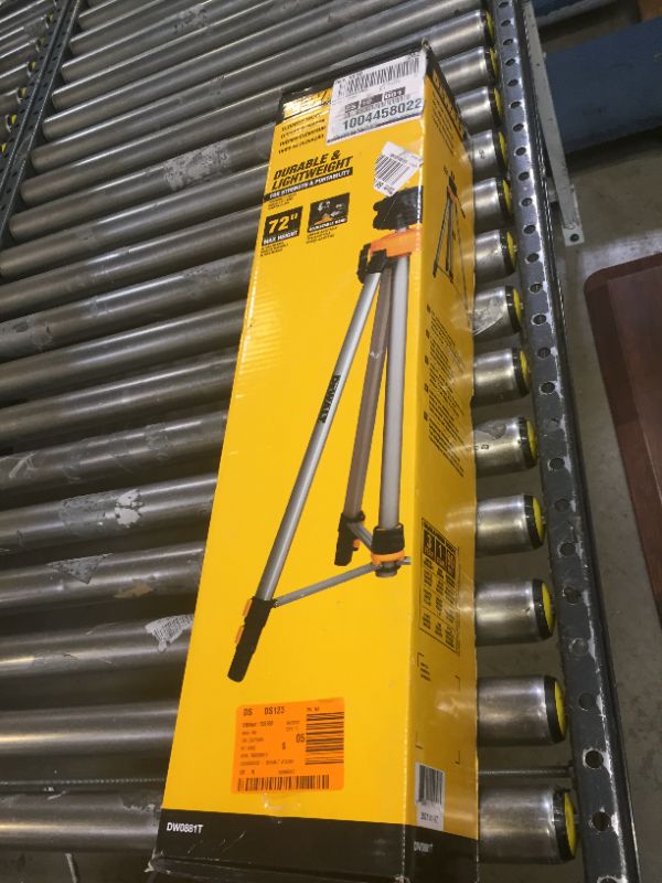 Photo 2 of DEWALT DW0881T 1/4 X 20" MOUNT TILT LASER TRIPOD EXTENDABLE, 38"-72"