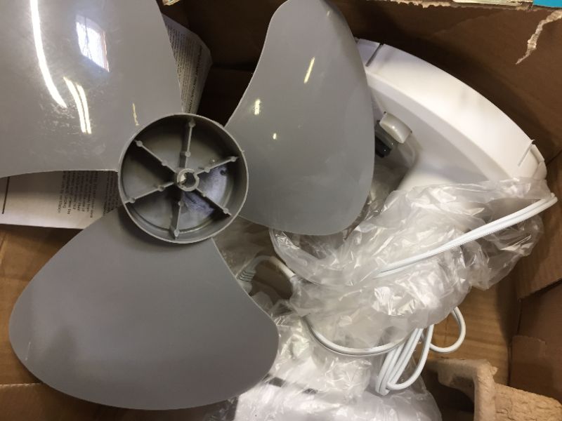 Photo 1 of Comfort Zone 12 in. Oscillating Table Fan