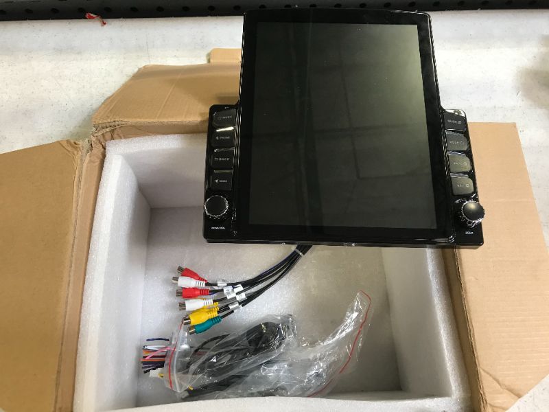 Photo 1 of CAR LCD DISPLAY-UNKNOWN BRAND/MODEL 