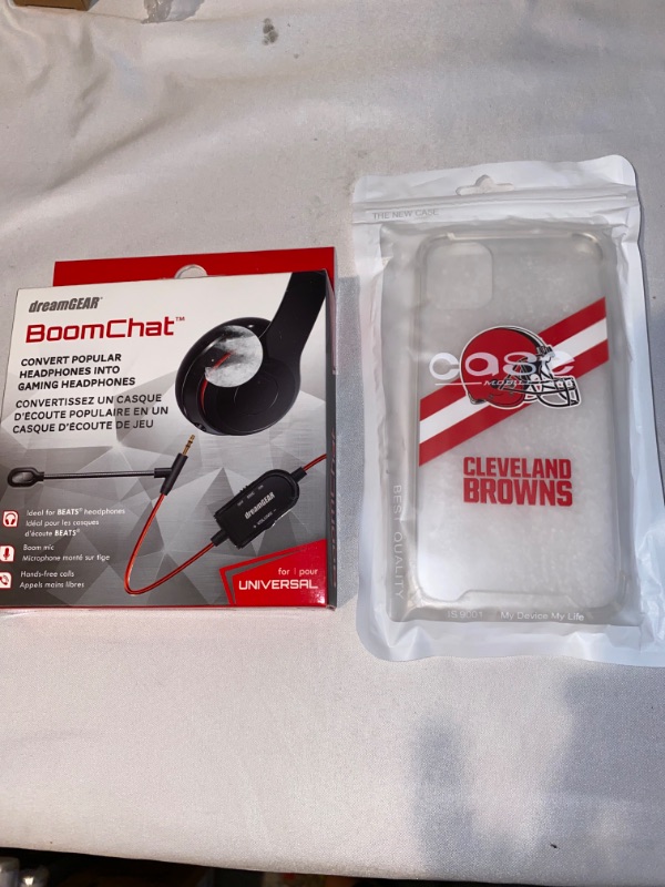 Photo 2 of 2PC LOT
dreamGEAR BOOMCHATTM Audio Cable with Microphone Black/Silver
IPHONE PHONE CASE, (SIZE UNKNOWN)