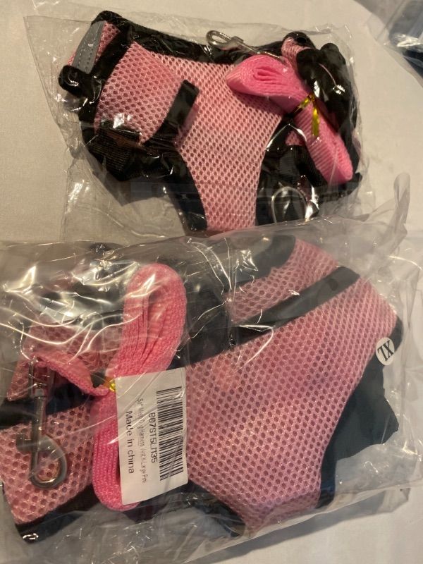 Photo 2 of 2PC LOT
Emoly Soft Mesh Dog Harness Vest, X-Large Dog Harness, Night Reflective Adjustable Mesh Harness with Padded Vest and Leash?PinK) 2 COUNT
SIZE XL 