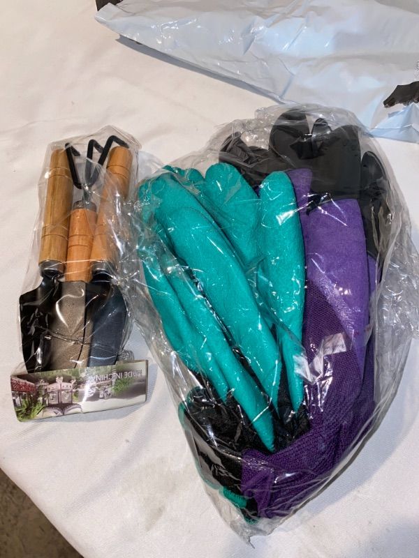 Photo 1 of 3PC GARDEN GLOVE AND TOOLS