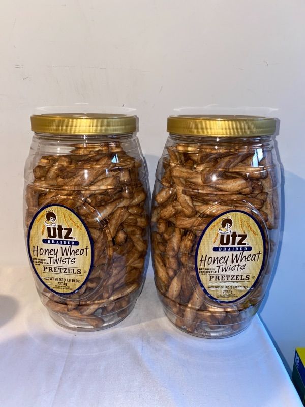 Photo 2 of 2PC LOT
Utz Honey Wheat Braided Pretzel Twists – 26 oz Barrel – Sweet Honey Taste, Thick, Crunchy Pretzel Twists, Perfect for Dipping and Snacks, Zero Cholesterol Snack Food Package May Vary, EXP 12/20/021 2 COUNT