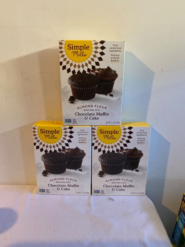 Photo 2 of 3PC LOT
Simple Mills Almond Flour, Gluten Free Chocolate Cake Baking Mix, Muffin Pan Ready Made with whole foods, Packaging May Vary, 11.2 Oz, 3 COUNT, EXP 11/20/2021