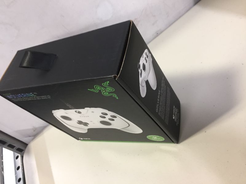 Photo 4 of Razer Wolverine V2 - Wired Gaming Controller for Xbox Series X/S - Mercury
