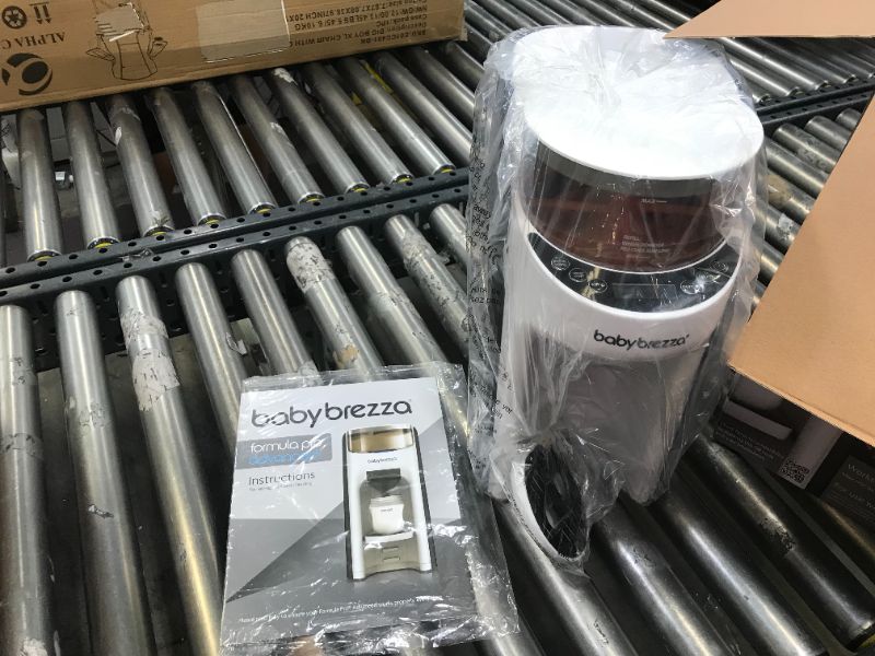 Photo 1 of Baby Brezza New and Improved Formula Pro Advanced Dispenser Machine