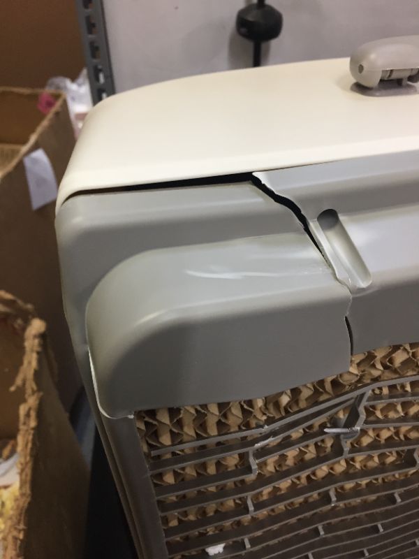 Photo 1 of parts only-----Hessaire Mc18m 1,300 CFM Evaporative Cooler (has a minor crack in the back corner)