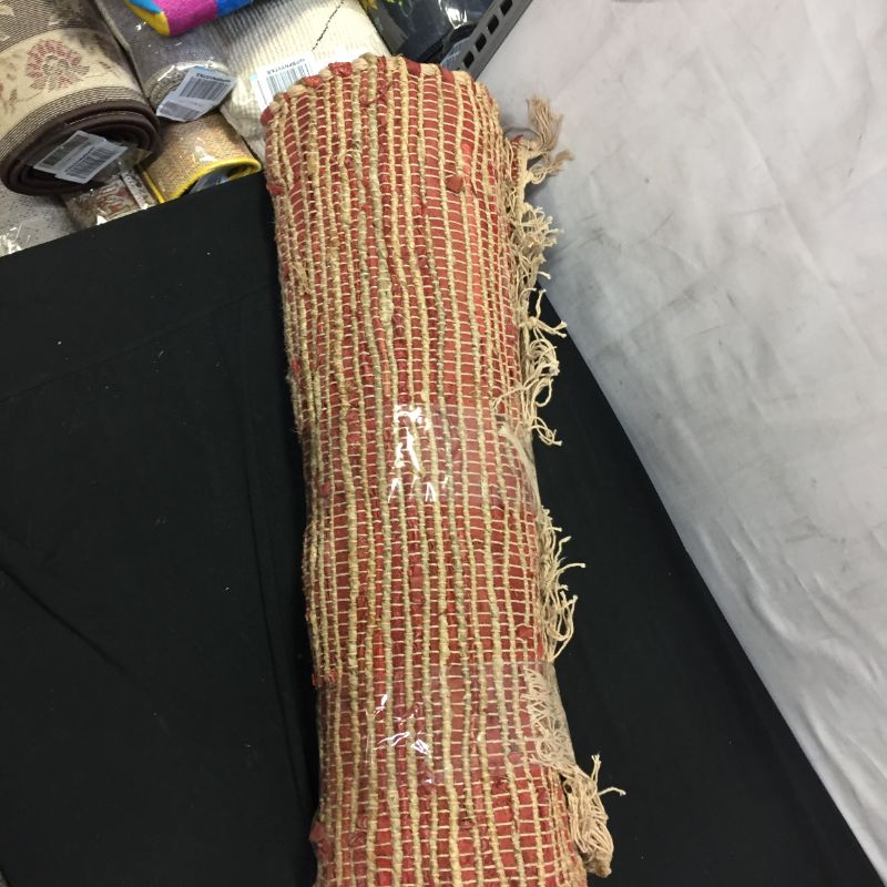 Photo 1 of 6 x 4' rug 
