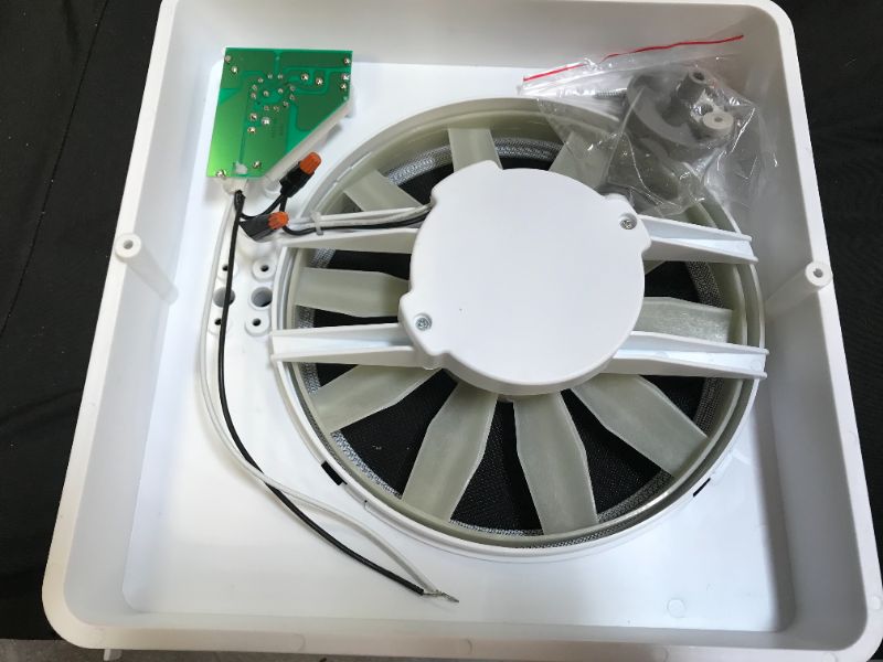 Photo 2 of Heng's 90046-CR Vortex White 3-Speed Replacement Fan Kit with 9 Blade (ITEM IS DIRTY)