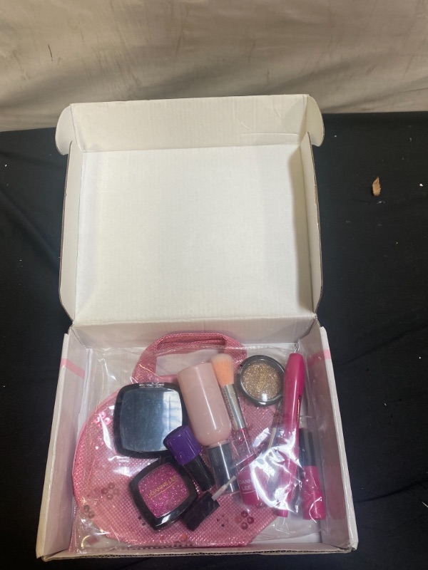 Photo 1 of Generic Kid's Makeup Play set