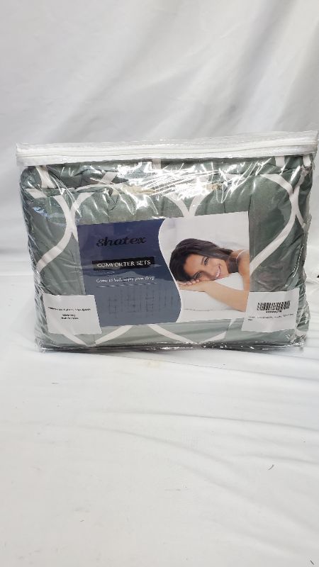 Photo 1 of 3PCS QUEEN COMFORTER SET 