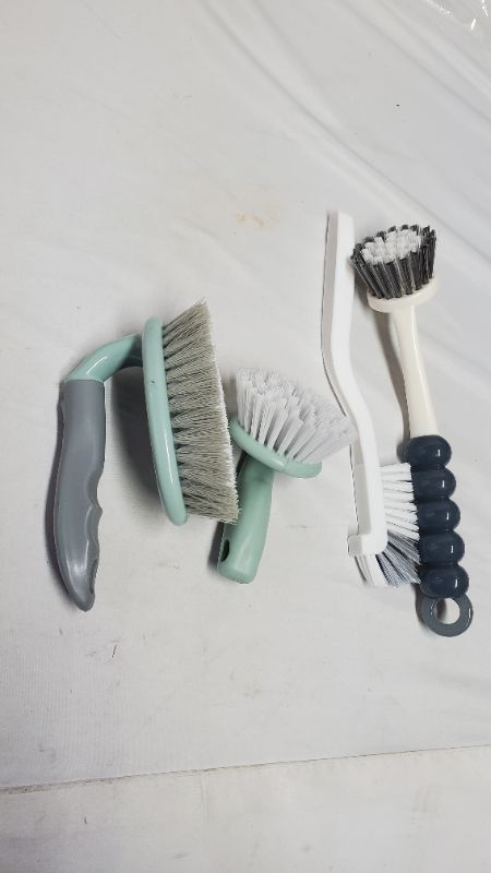 Photo 1 of 4PCS SET OF CLEANING BRUSHES 3PK