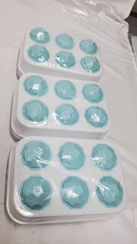 Photo 1 of 2PCS ICE CUBE TRAY SET 3PK 