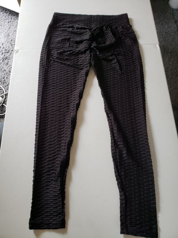 Photo 1 of Women's Butt Stretch Leggings, Black, Size L.