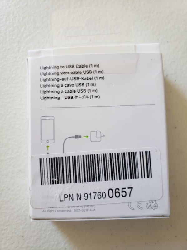 Photo 2 of Apple Lightning to USB Cable (1 m)
