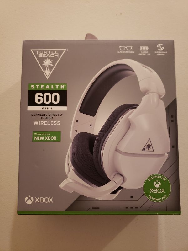 Photo 2 of Turtle Beach Stealth 600 Gen 2 Wireless Gaming Headset for Xbox One & Xbox Series X, White