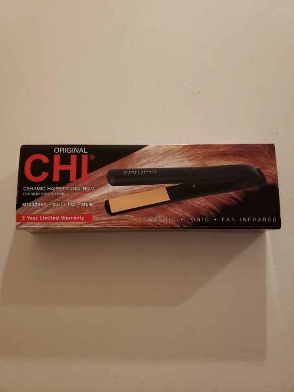 Photo 2 of Farouk CHI Ceramic 1 Inch Flat Iron