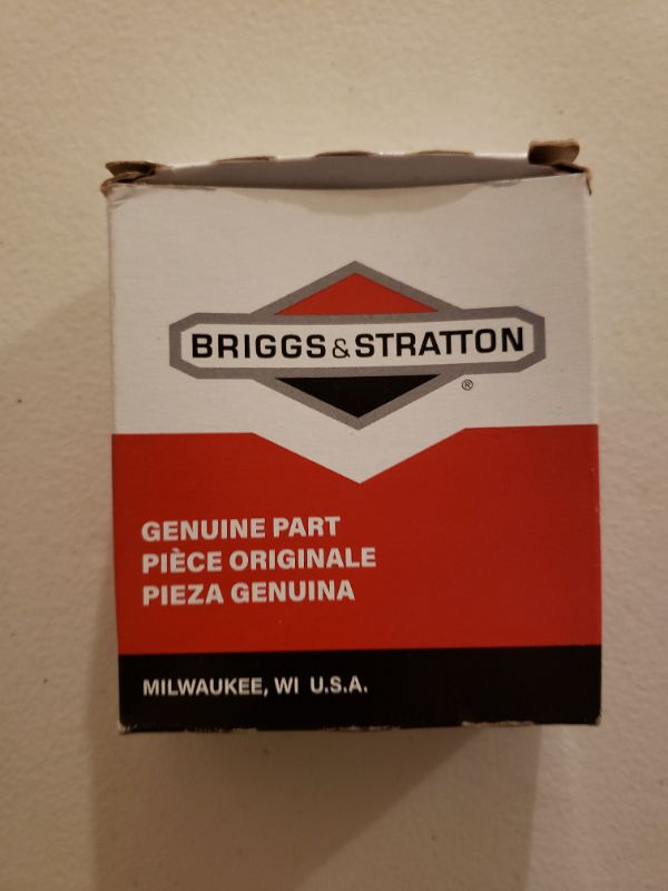 Photo 1 of Briggs & Stratton 493261 Standard Piston Ring Set
