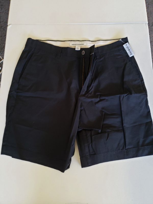 Photo 1 of Amazon Essentials Men's Slim-fit Lightweight Stretch 9" Short. Size 36.
