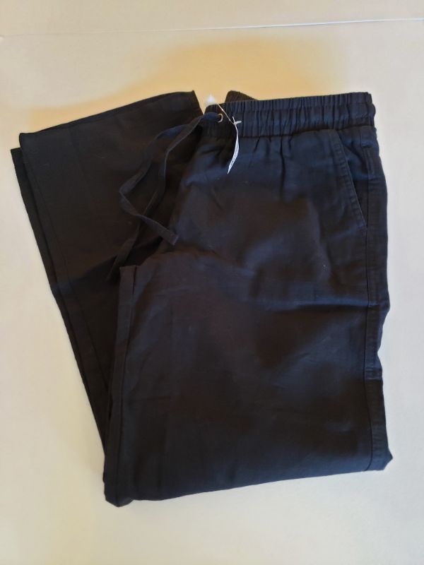 Photo 1 of Amazon Essentials Women's Linen Blend Drawstring Wide Leg Pant, Black, Size US M.
