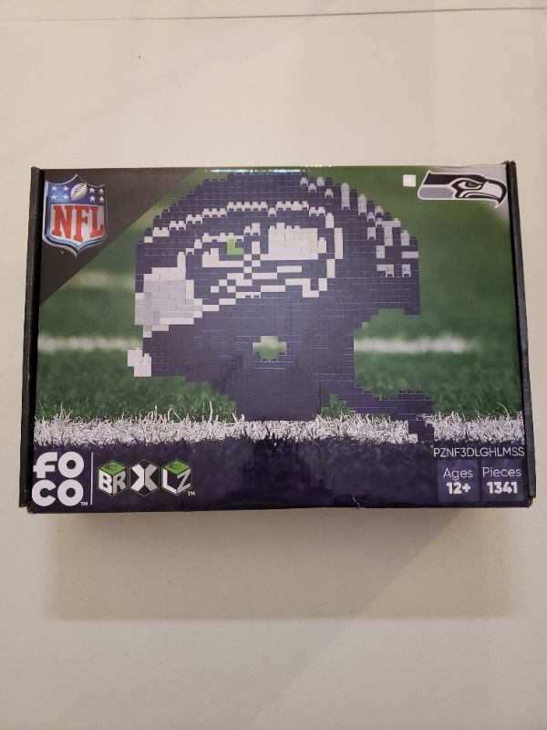 Photo 1 of FOCO NFL 3D BRXLZ Construction Toy Blocks Set - Helmet
