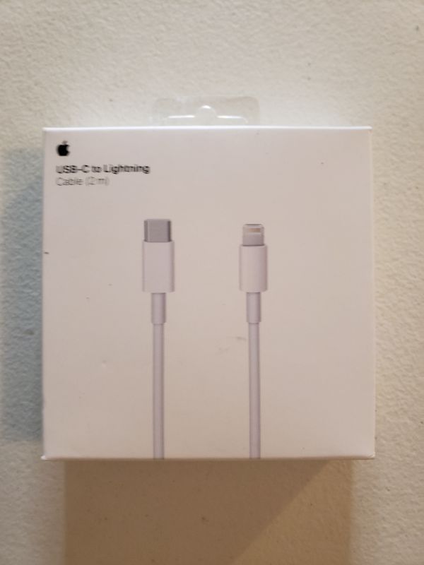 Photo 2 of Apple USB Type-C to Lightning Cable (6.6')