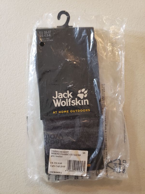 Photo 1 of Jack Wolfskin boys Merino Classic Cut Socks. Size XS
