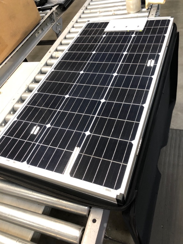 Photo 1 of *SEE last picture for damage*
Zamp solar Legacy Series 230-Watt Portable Solar Panel Kit with Integrated Charge Controller and Carrying Case. Off-Grid Solar Power for RV Battery Charging - USP1004
