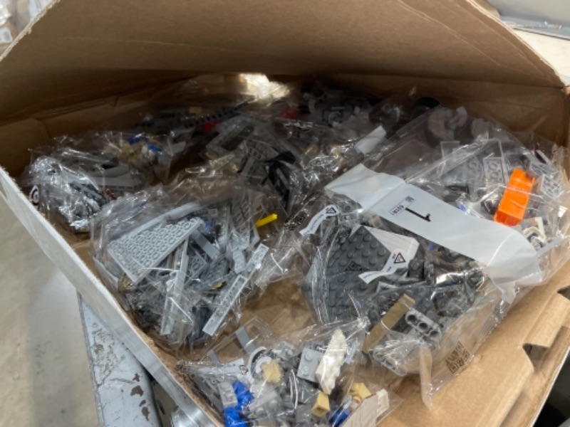 Photo 3 of 
LEGO Star Wars: The Mandalorian The Razor Crest 75292 Exclusive Building Kit, New 2020 (1,023 Pieces)
