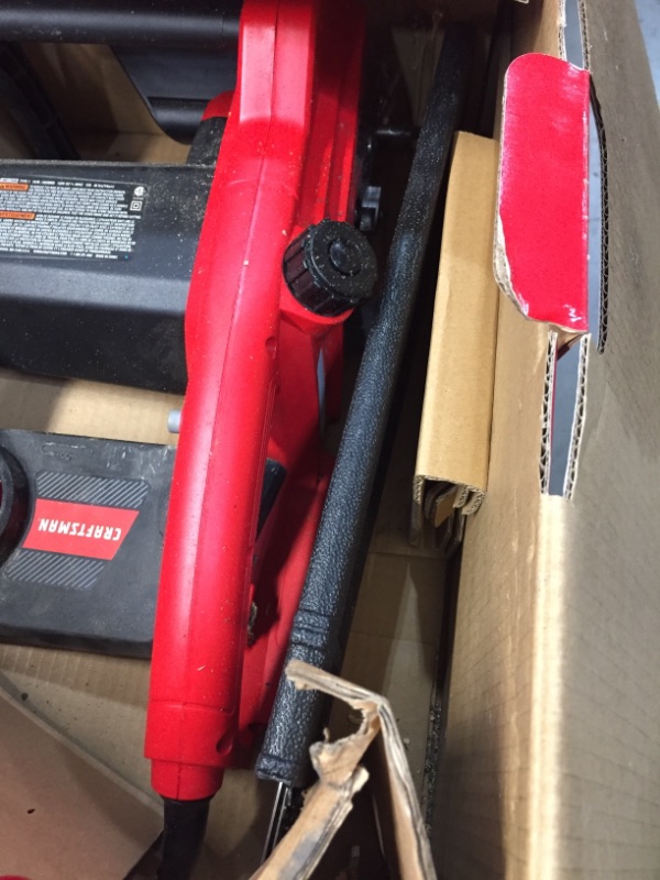 Photo 3 of Craftsman Chainsaw, 16 Inches

Damaged